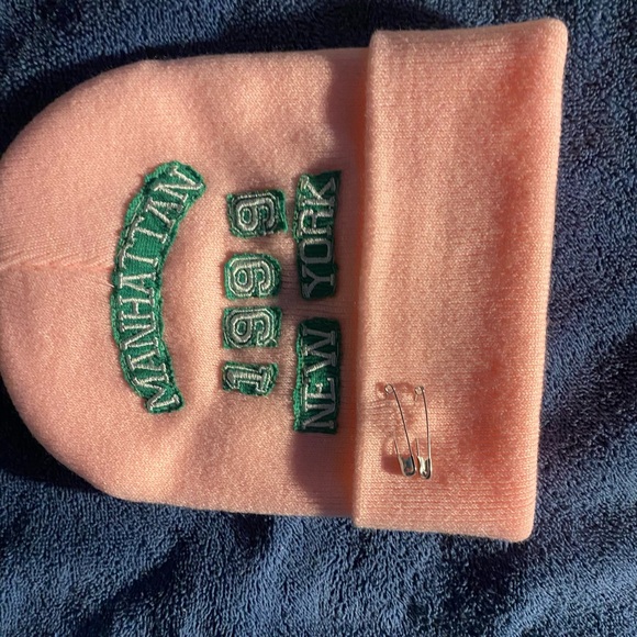 22 centimeters long - Picture 2 of 2